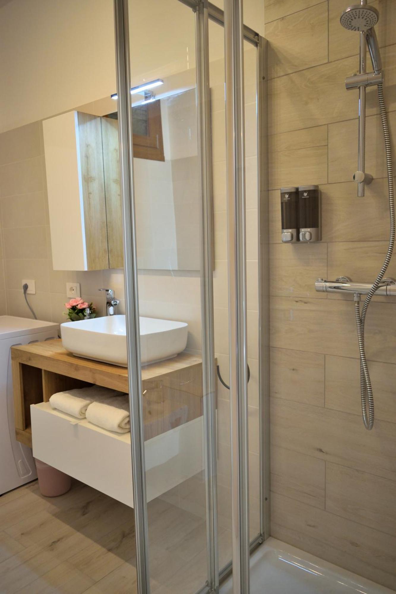 Quigna 29 Apartment Tresenda ภายนอก รูปภาพ